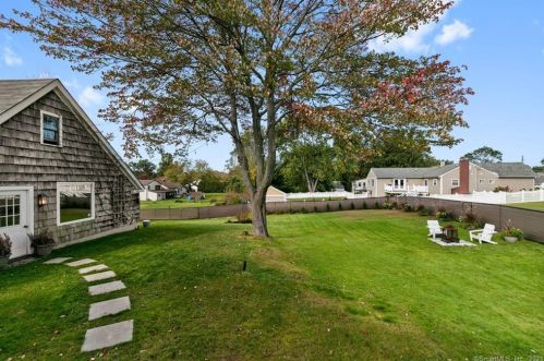 1810 Ridge Rd, North Haven, CT 06473-2021