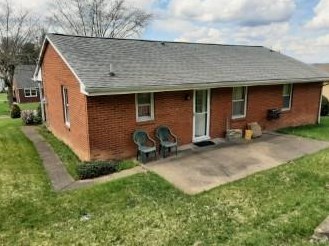 630 Birch St, Jeannette, PA 15644-2807