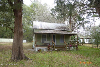524 Orange St, Welaka, FL 32193-2231
