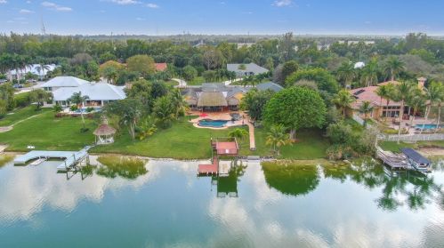 8813 Wendy Ln, West Palm Beach FL  33411-6522 exterior