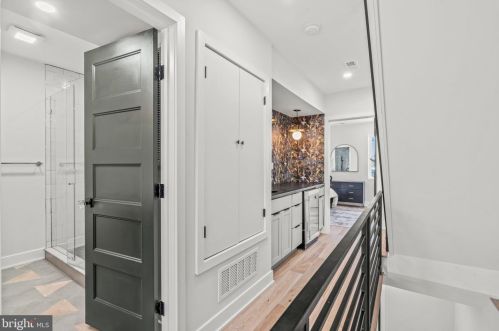 1155 18th St, Philadelphia PA  19146-3052 exterior