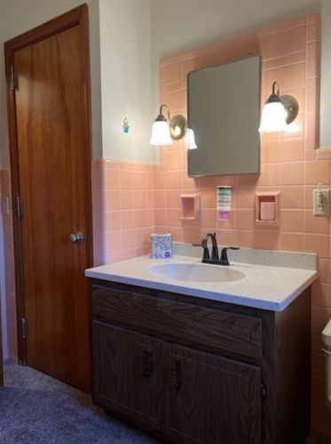 1004 Linden Dr, Jeannette PA  15644-2841 exterior