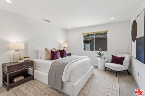 3423 Scadlock Ln, Van Nuys CA  91403-4915 exterior
