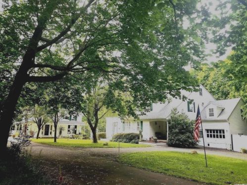 209 Country Rd, Mount Sinai NY  11766-1509 exterior