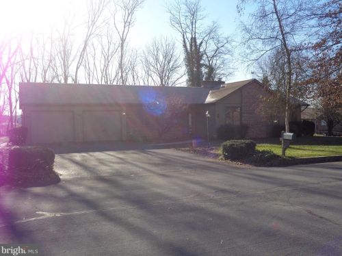 281 Harvest Dr, Carlisle, PA 17013-2110