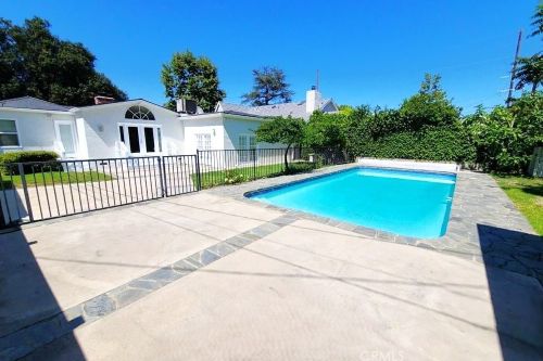 11814 Hesby St, North Hollywood CA  91607-3218 exterior