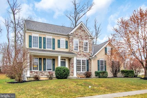 731 Connolly Dr, Red Lion, PA 17356-9427