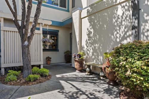 1539 London Cir, Benicia, CA 94510-1337