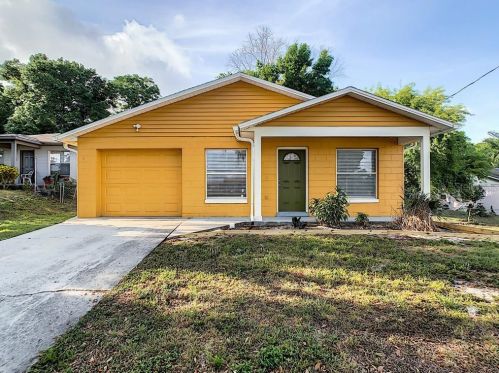442 4th St, Apopka, FL 32703-5187