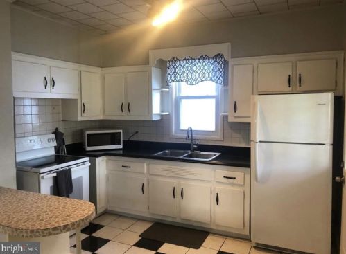 1752 Market St, Primrose, PA 17901-2106