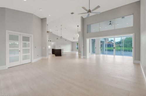 4566 Shearwater Ln, Naples, FL 34119-8837
