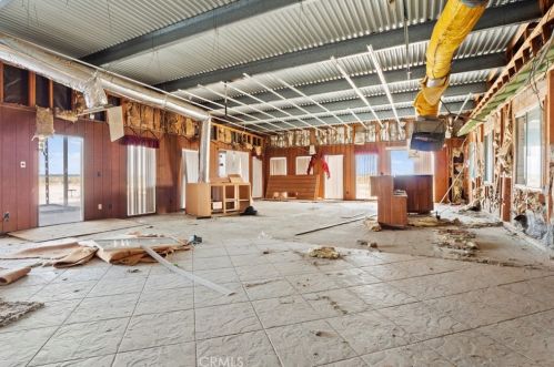 5041 Avenue, Lancaster CA  93534-7428 exterior