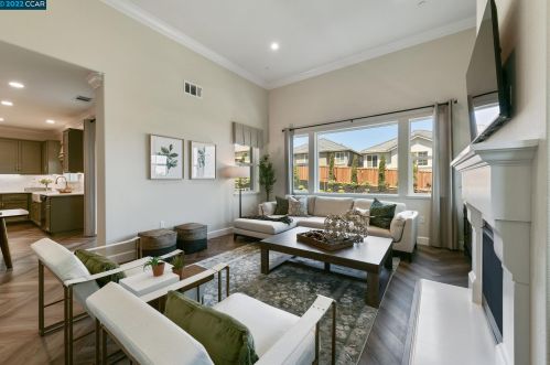 3226 Cortina Dr, West Pittsburg, CA 94565