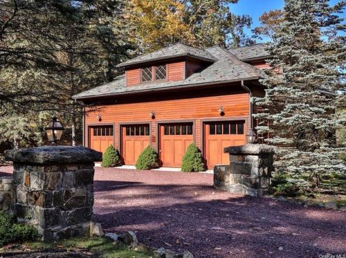 18 Patterson Brook Rd, Tuxedo Park NY  10987-4121 exterior