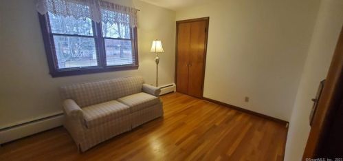 502 Lower Ln, Kensington CT  06037-3116 exterior