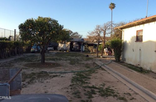 521 Hill St, Oxnard, CA 93033-3237
