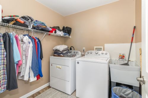 7564 Thunder Ridge Dr, Florence KY  41042-8268 exterior