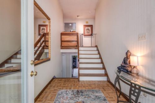 32 Old Manchester Rd, Amherst, NH 03031-1722