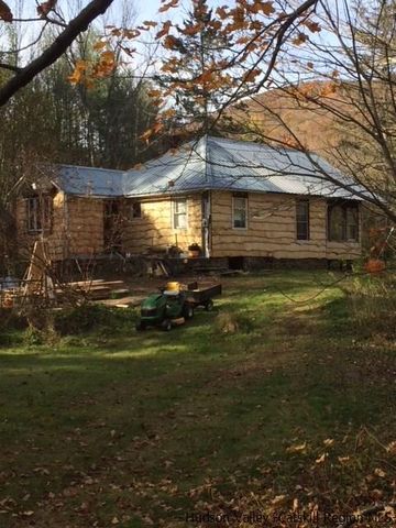 72 Fox Hollow Rd, Shandaken, NY 12480-5201