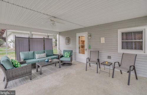 121 School Pl, Slaughter Beach DE  19963-1821 exterior