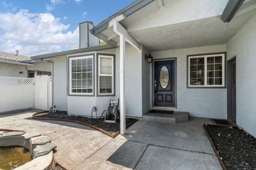 226 Oregon St, Ripon CA  95366-2145 exterior