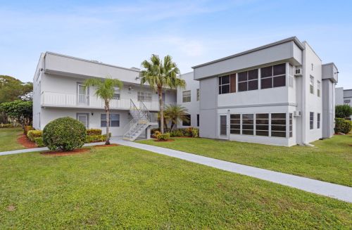 916 Flanders T, Delray Beach FL  33484-5354 exterior