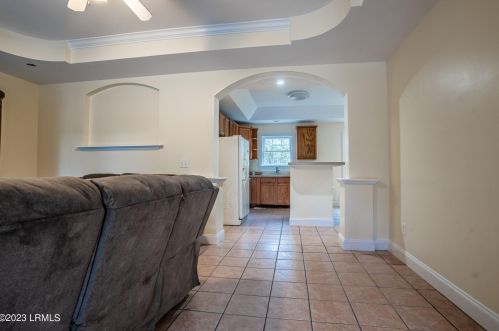 25 Joe Frazier Rd, Beaufort, SC 29906-8880