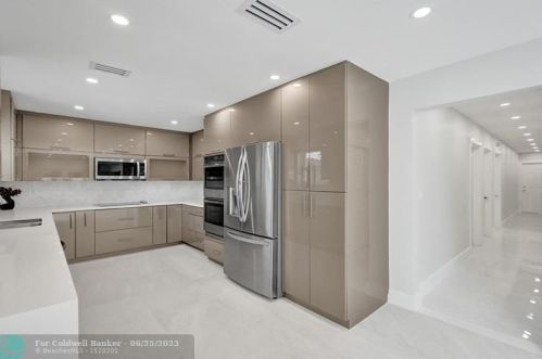 3850 36th Ave, Hollywood FL  33021-1900 exterior