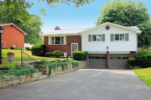 639 Aljo Dr, Pittsburgh, PA 15241-2010