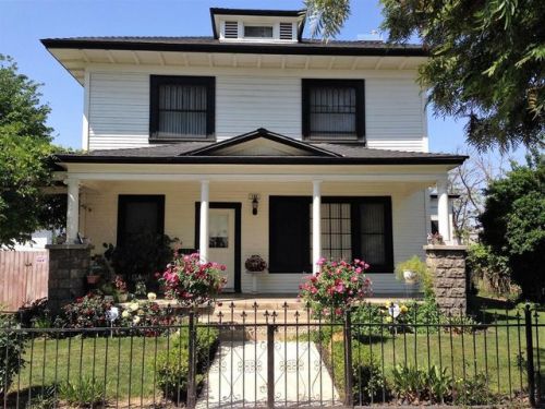 153 Effie St, Fresno, CA 93701-2016