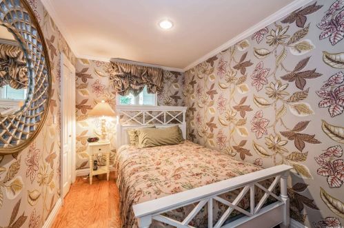 1045 Channel Dr, Hewlett NY  11557-2616 exterior