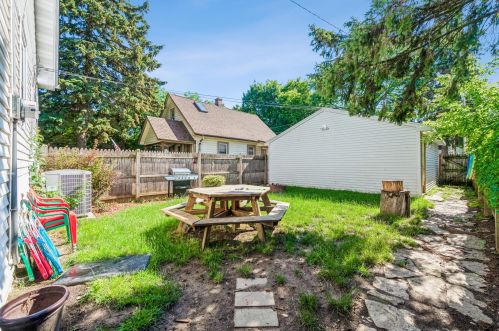 154 75th St, Milwaukee WI  53213-3558 exterior