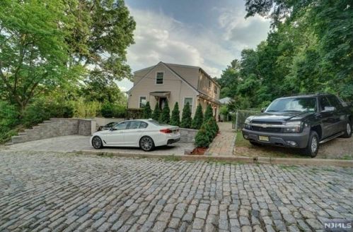 775 Kinderkamack Rd, River Edge NJ  07661-2414 exterior