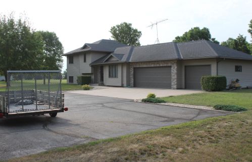 1703 45th St, Saint Cloud, MN 56304-8540