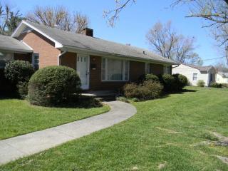 910 Liberty Dr, Thomasville, NC 27360-5844