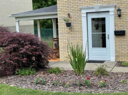 703 Parkway Dr, Pittsburgh, PA 15235-2130