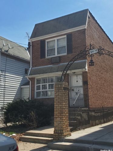 104-26 90th Ave, Jamaica, NY 11418-2322