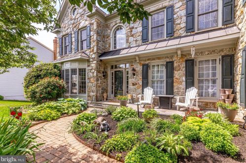 12664 Crabtree Falls Dr, Bristow VA  20136-2161 exterior