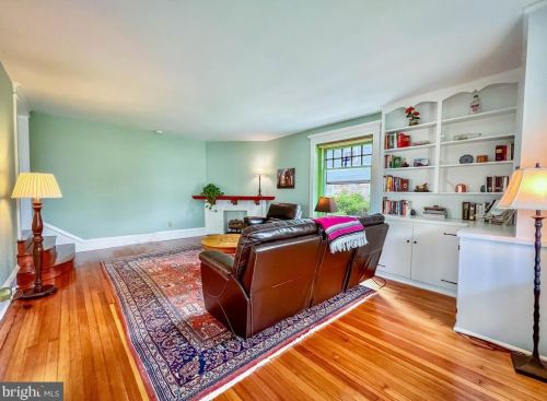 718 Columbia Ave, Lansdale PA 19446-3311 exterior