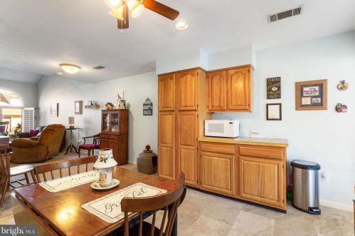 434 Deerfield Dr, Hanover PA  17331-5203 exterior