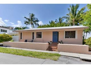 352 Oak St, Hollywood, FL 33019-4403