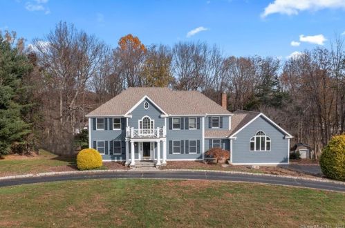 36 Kent Ln, Bridgeport, CT 06611-1013