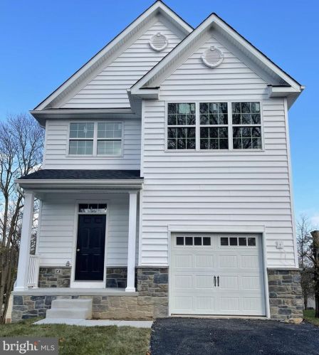 2975 4th St, Norristown, PA 19403-1563