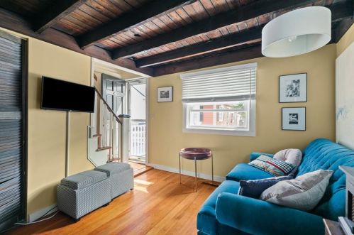 15 Byrnes St, Middletown RI  02840-4061 exterior