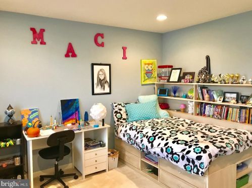 602 Archibald Ln, Florence NJ  08518-4010 exterior