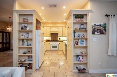 1 Cotswold Ln, Victoria TX 77904-1675 exterior