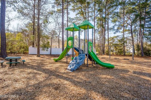 72 Shadow Moss Dr, Beaufort SC  29906-6005 exterior