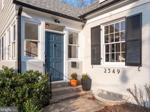 2349 King Pl, Washington, DC 20007-1030