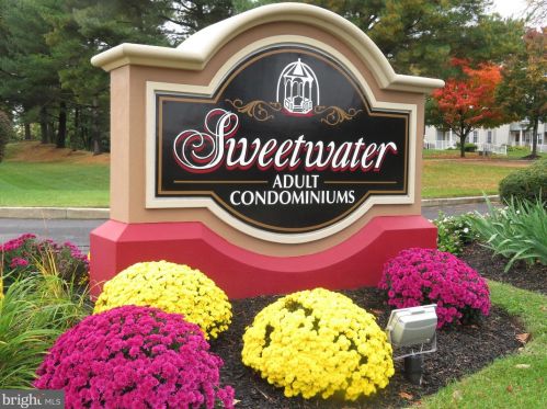 108 Sweetwater Dr, Riverton, NJ 08077-2463