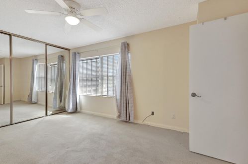 1906 Hartford Ct, West Palm Beach FL  33409-7521 exterior